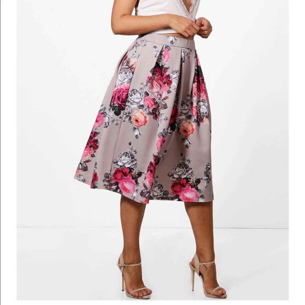 NWT Boohoo Plus Floral Print Scuba Midi Skirt
